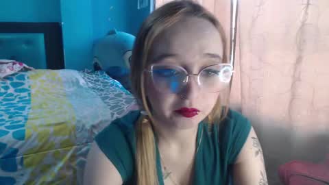 Lia Roberts online show from 02.01.25