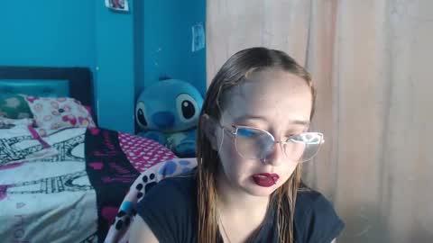 Lia Roberts online show from 02.12.25