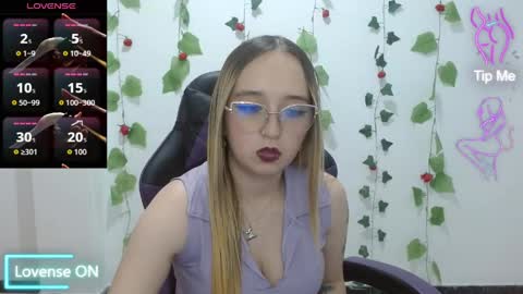 Snapshot of liaroberts1 chatting on 05.05.26 Lia Roberts online show from 05.05.26