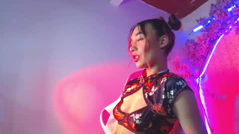 Snapshot of liawood1 chatting on 09.18.25 LIA  online show from 09.18.25