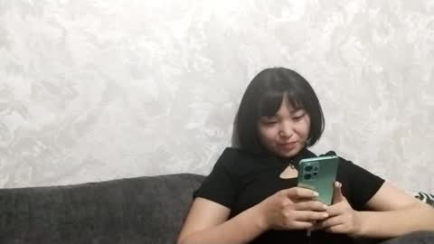 Snapshot of libbiepostlethwaite chatting on 05.28.26 Molly online show from 05.28.26