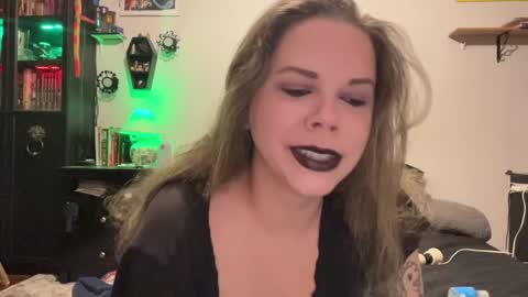 Libby Deetz online show from 12.12.24