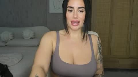 Snapshot of libbyloveheartx chatting on 11.14.25 Libby online show from 11.14.25