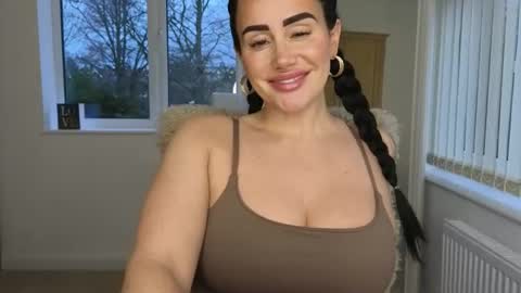 Snapshot of libbyloveheartx chatting on 01.12.26 Libby online show from 01.12.26