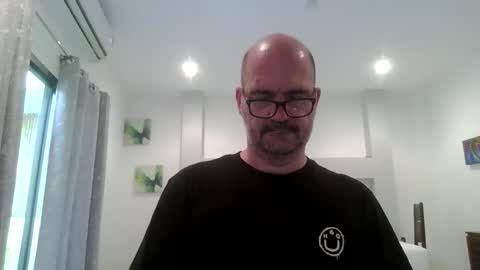 Snapshot of libertarians1972 chatting on 10.29.25 Cockcentric online show from 10.29.25