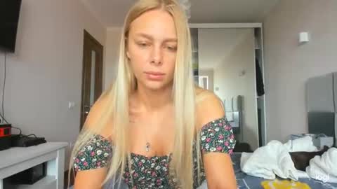 Snapshot of library_girl chatting on 07.19.26 Anna online show from 07.19.26