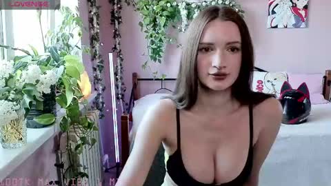 Snapshot of lick_it_up_big_boy chatting on 05.09.26 Welcome guys in my room Im Claire online show from 05.09.26