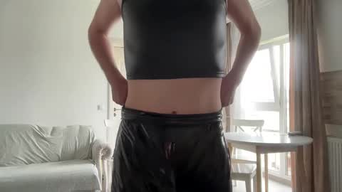 Snapshot of liferacw chatting on 05.21.26 SofieXxxDoll online show from 05.21.26
