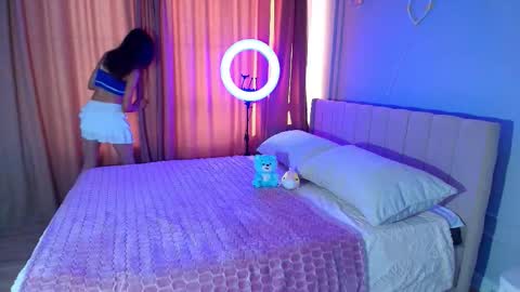 Lihn Pham online show from 11.23.25