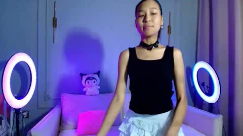 Lihn Pham online show from 12.17.25