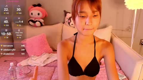Snapshot of lihnpham chatting on 03.25.26 Lihn Pham online show from 03.25.26