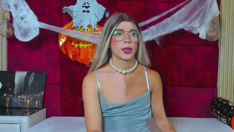 liiacollins online show from 10.27.25