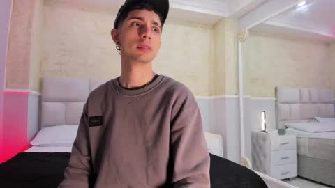 Snapshot of liiamhudson_ chatting on 02.04.25 L I I A M online show from 02.04.25