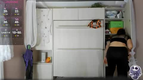         online show from 10.11.25