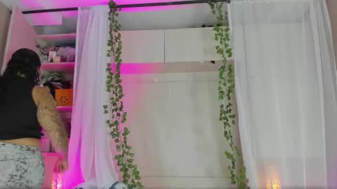         online show from 11.17.25