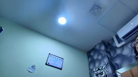 Snapshot of liil_miia chatting on 05.19.26 Miia online show from 05.19.26