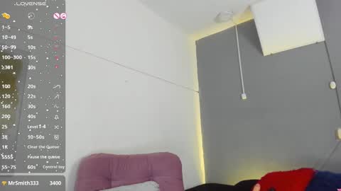 Lily Moore online show from 01.05.25