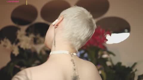 likaaberry online show from 10.23.25