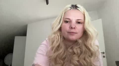 Snapshot of likaaberry chatting on 06.22.26 likaaberry online show from 06.22.26