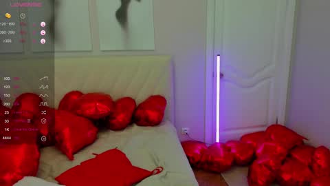 Snapshot of likaklint chatting on 02.08.25 Lika online show from 02.08.25