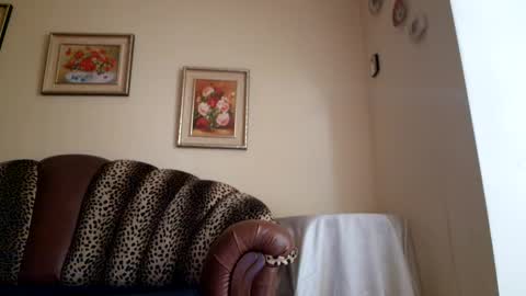 Snapshot of likechoco chatting on 03.11.25 Celine online show from 03.11.25