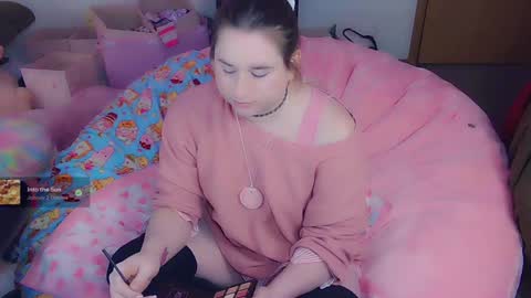 Snapshot of lil_alison_heart chatting on 02.05.25 Lil Alison Heart online show from 02.05.25