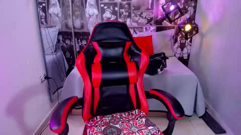 Lili Cey online show from 10.10.25