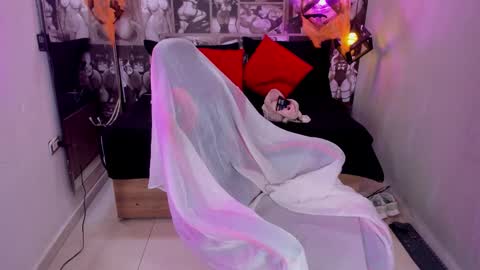 Lili Cey online show from 10.21.25