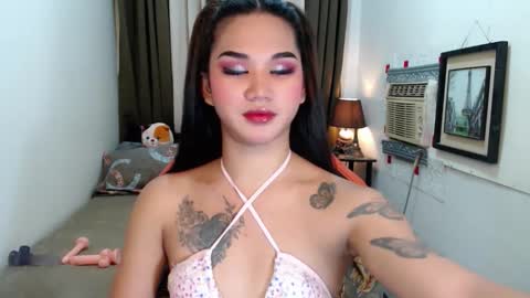 Snapshot of lil_fantacy chatting on 10.16.25 LILY online show from 10.16.25