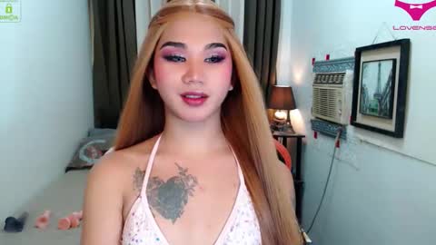 Snapshot of lil_fantacy chatting on 11.10.25 LILY online show from 11.10.25