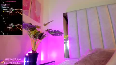 Snapshot of lil_hanna18 chatting on 09.29.25 Hanna online show from 09.29.25