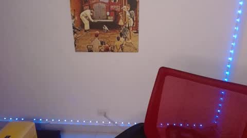 Lisaa online show from 12.19.24