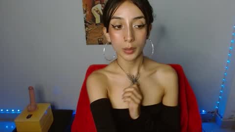 Lisaa online show from 01.15.25