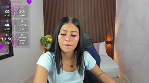 Snapshot of lil_star_ chatting on 02.11.25 Star online show from 02.11.25