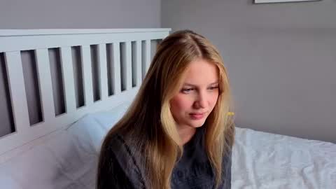 Snapshot of lil_tasty33 chatting on 03.23.26 Emma online show from 03.23.26