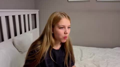 Snapshot of lil_tasty33 chatting on 03.24.26 Emma online show from 03.24.26