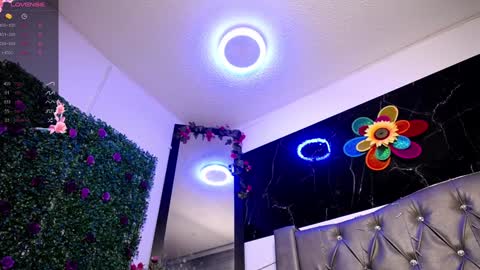 Snapshot of lila_gummy_ chatting on 12.24.24 online show from 12.24.24