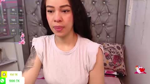 Snapshot of lila_gummy_ chatting on 11.05.25 online show from 11.05.25