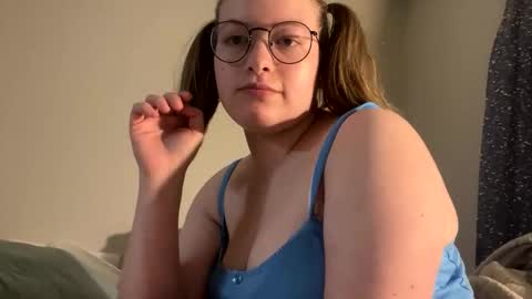 Snapshot of lilaccandy chatting on 11.14.25 lilaccandy online show from 11.14.25