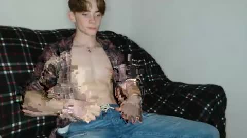 Snapshot of lilbearxxxx chatting on 10.25.25 lilbearxxxx online show from 10.25.25