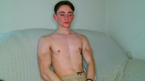 Snapshot of lilbearxxxx chatting on 02.14.26 lilbearxxxx online show from 02.14.26