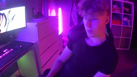 Snapshot of lildyl06 chatting on 09.11.25 lildyl06 online show from 09.11.25