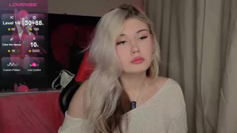 Nika and Lori online show from 09.22.25