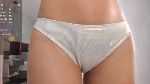 Snapshot of lili_foxy chatting on 02.19.25 lili online show from 02.19.25