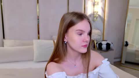 Snapshot of lili_lohan chatting on 07.13.26 lili_lohan online show from 07.13.26