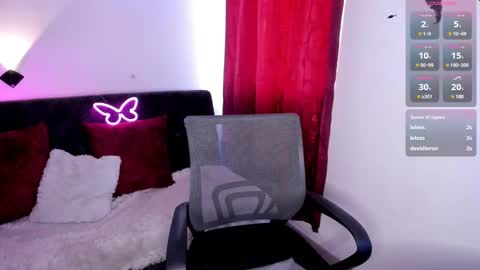 Snapshot of lili_thomson chatting on 03.04.25 Nataly online show from 03.04.25