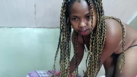 Snapshot of liliahsexie chatting on 01.25.25 liliah online show from 01.25.25