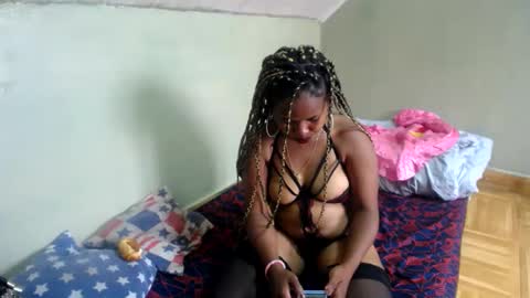 Snapshot of liliahsexie chatting on 02.05.25 liliah online show from 02.05.25
