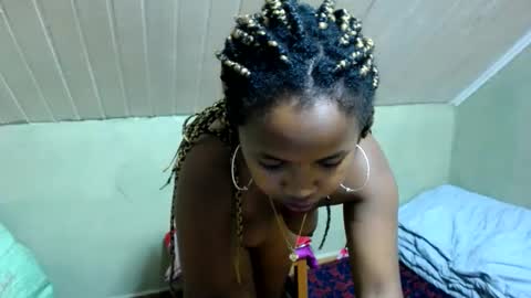 Snapshot of liliahsexie chatting on 02.15.25 liliah online show from 02.15.25