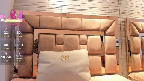 Snapshot of lilian_starfire chatting on 09.24.25 LILIAN online show from 09.24.25